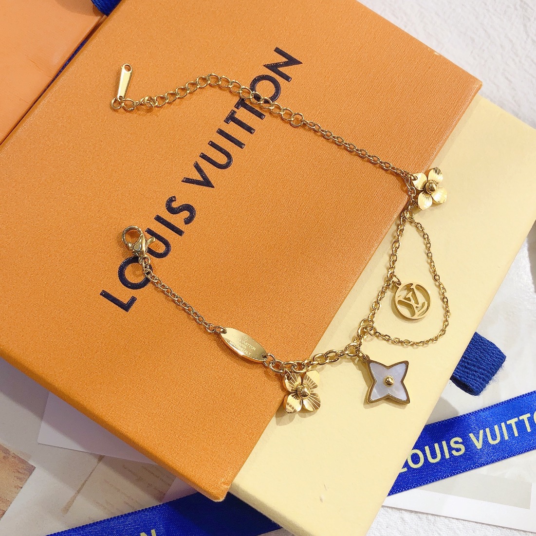 Replica LOUIS VUITTON Bracelet