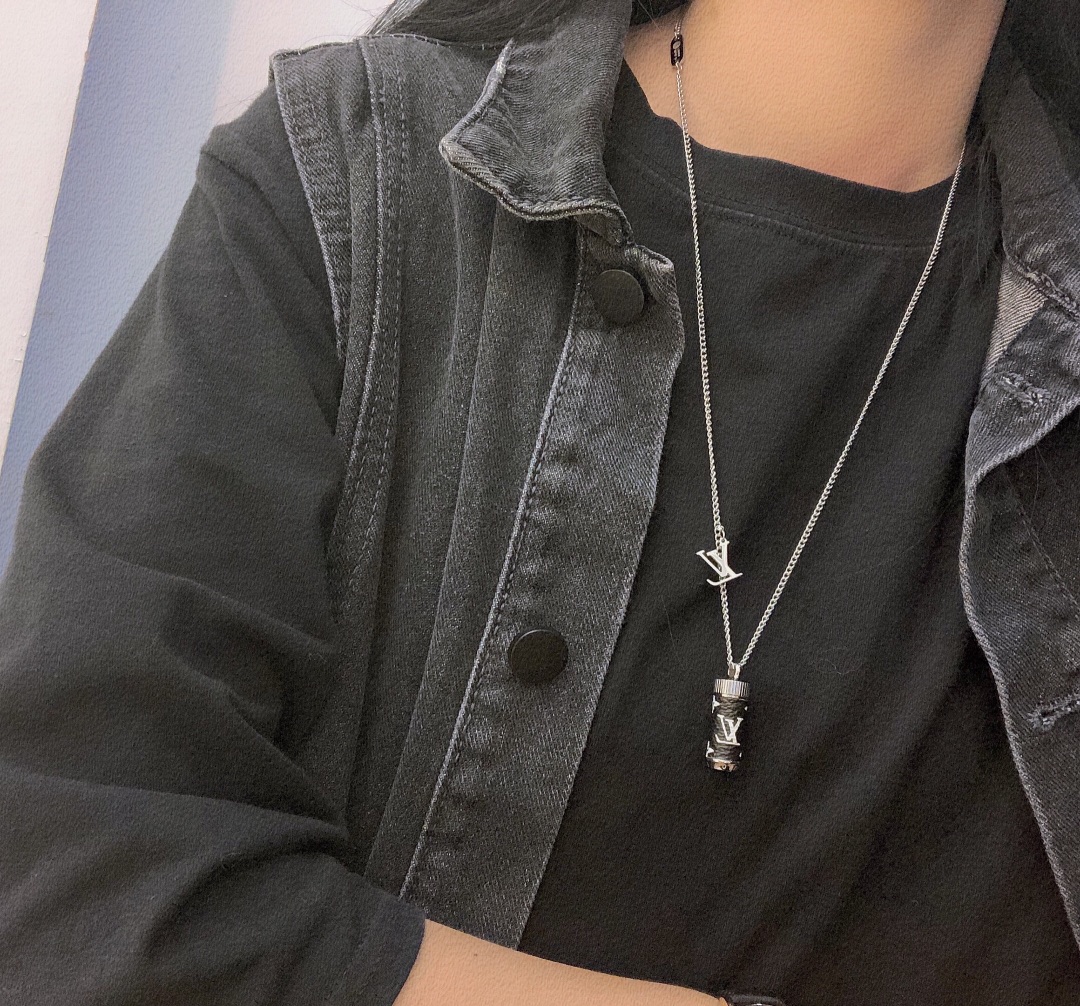 Replica LOUIS VUITTON Necklace