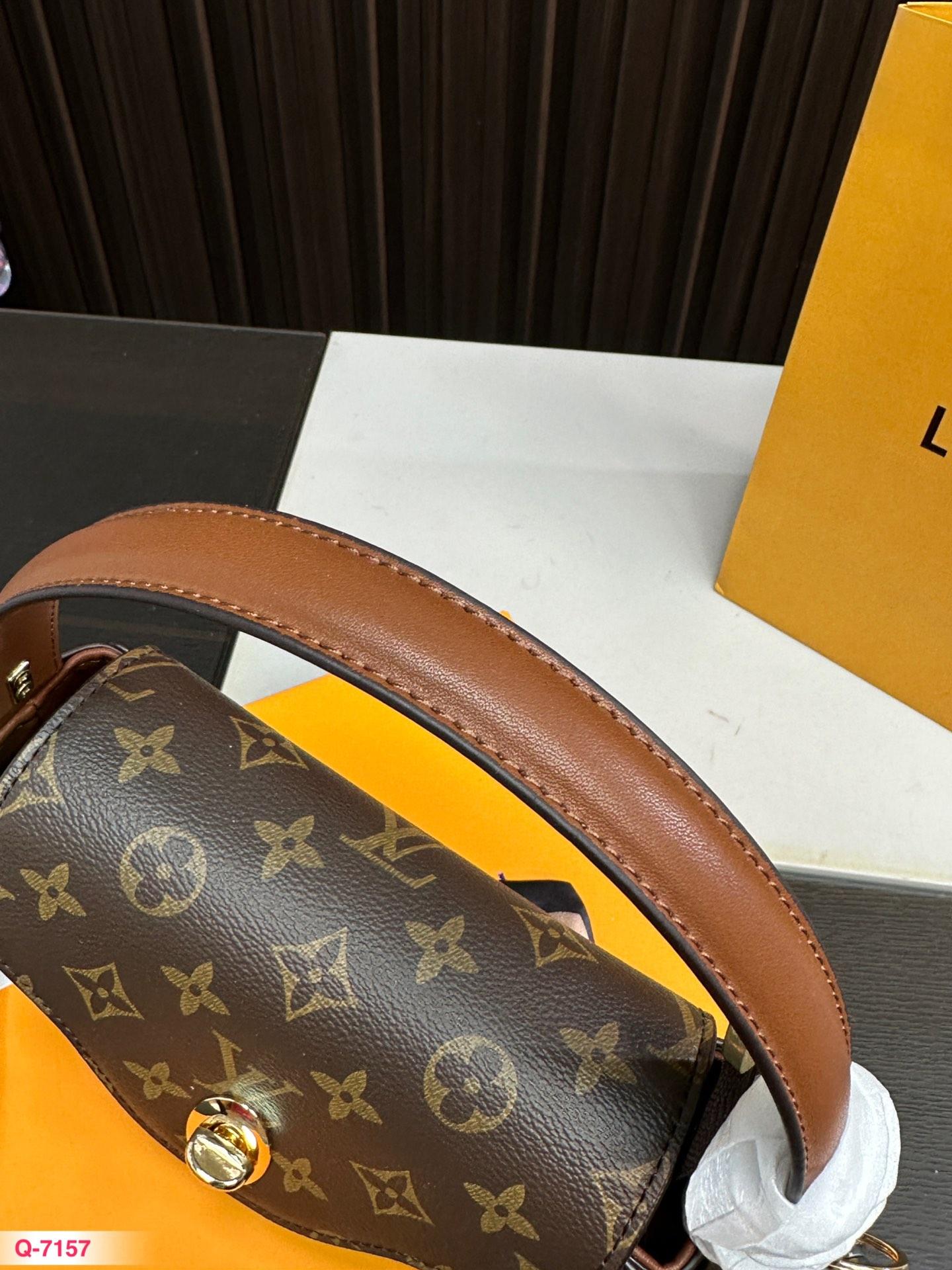 Replica Louis Vuitton Bag 11*21CM
