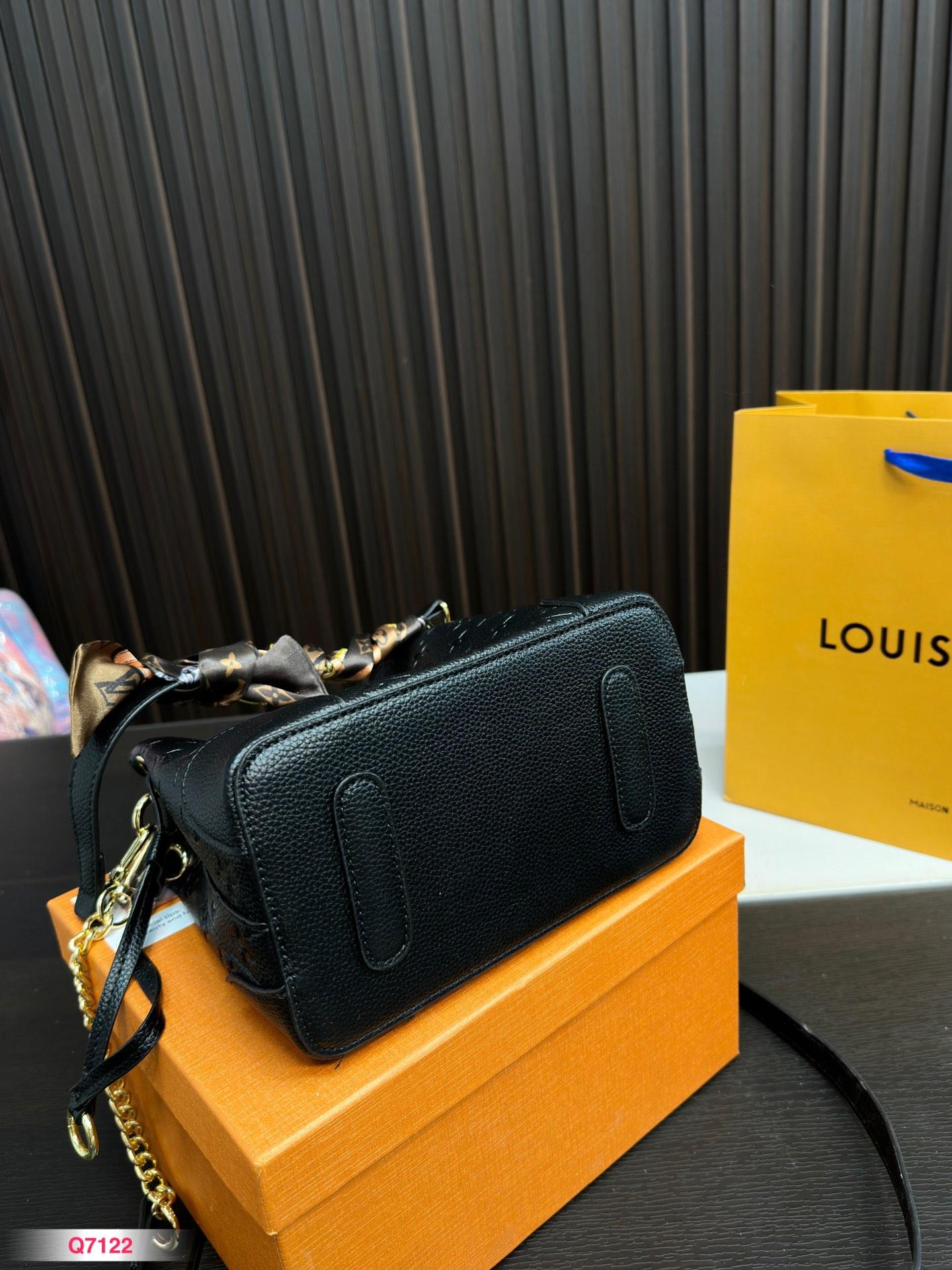 Replica Louis Vuitton Bag 19*20CM