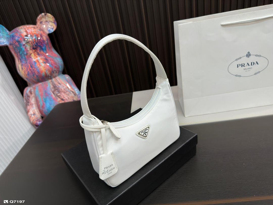 Replica Prada Bag 11*21CM
