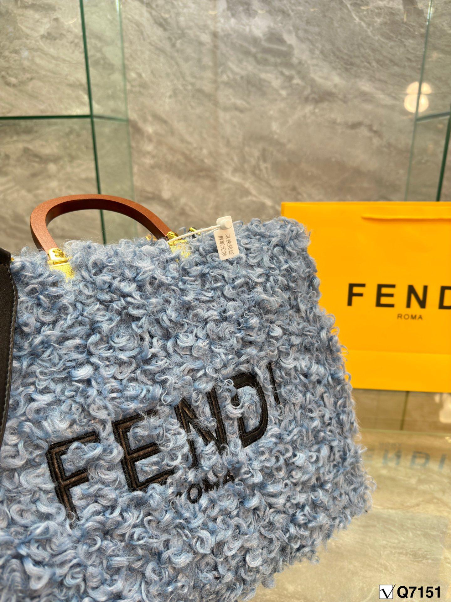 Replica Fendi Bag 35*30CM