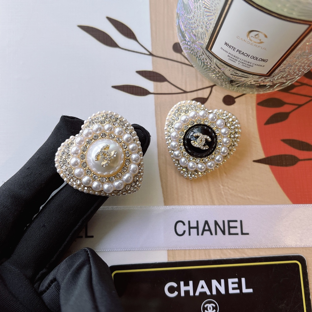 Replica CHANEL Brooch