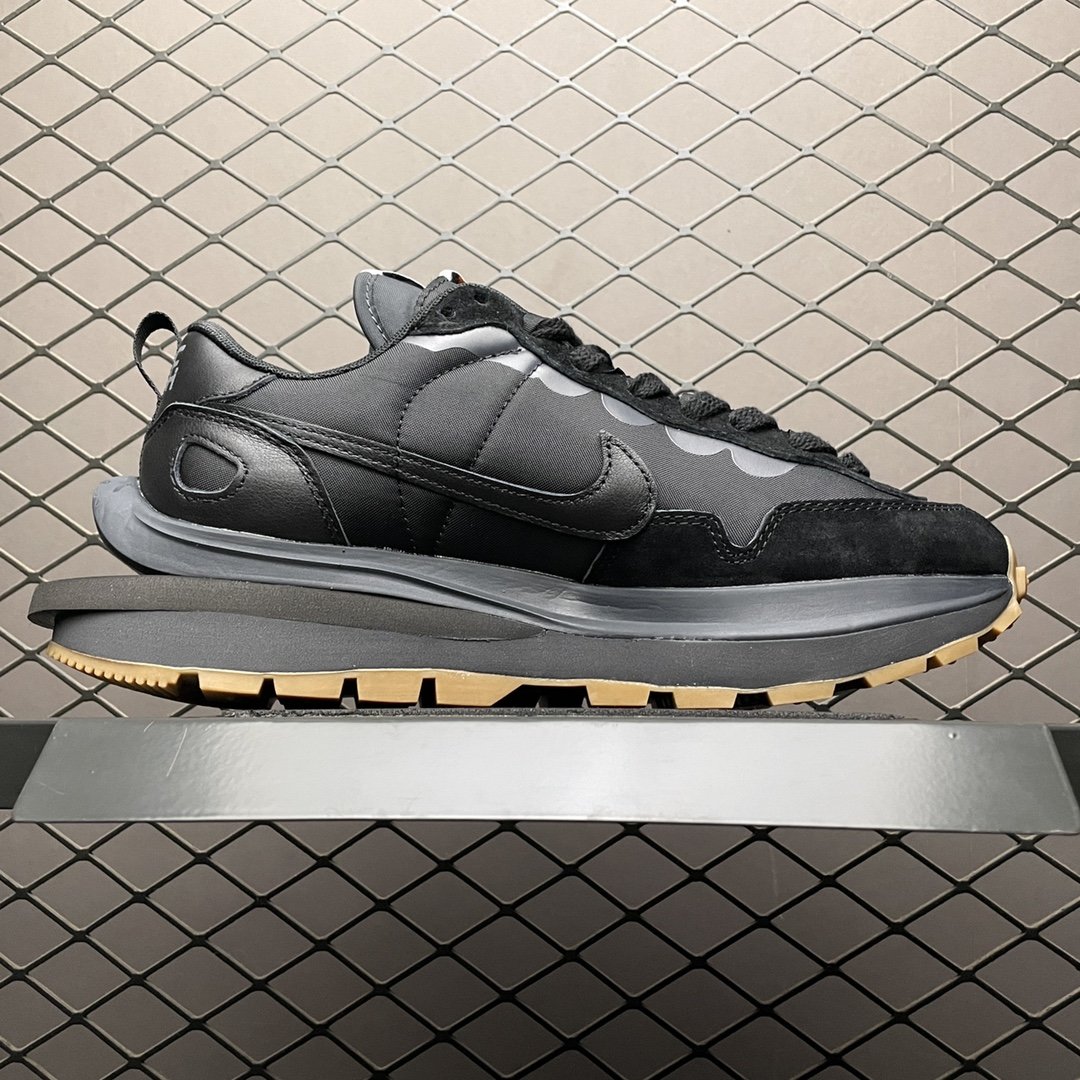 Replica Nike Shoe Sacai x Nike Vaporwaffle Nylon Black 3.0 DD1875-00136-46