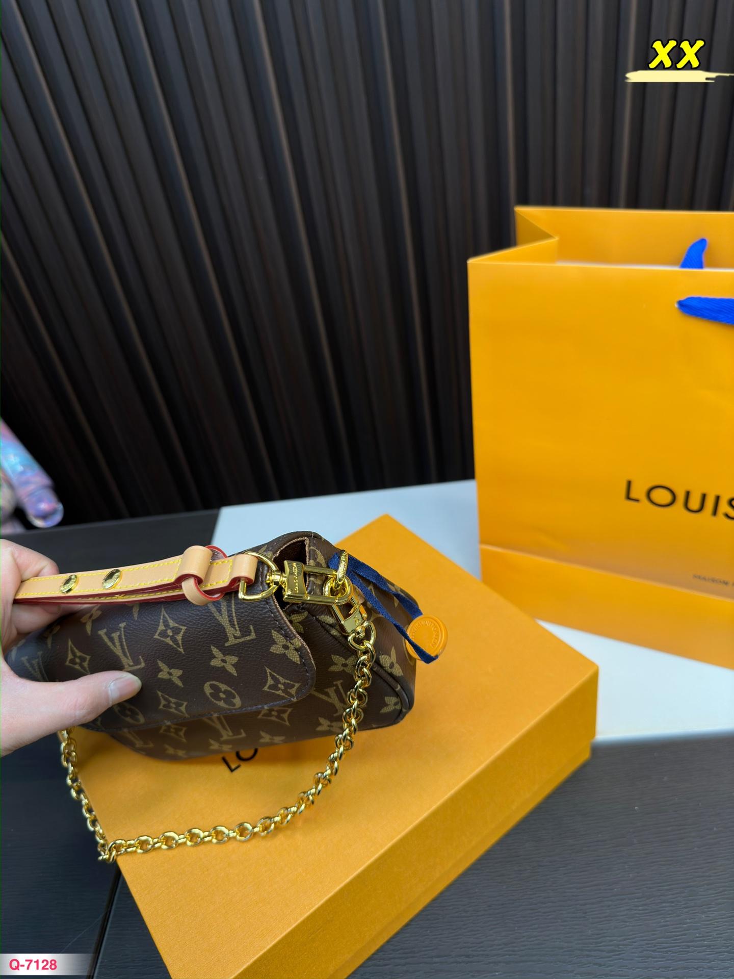 Replica Louis Vuitton Bag 12*22CM