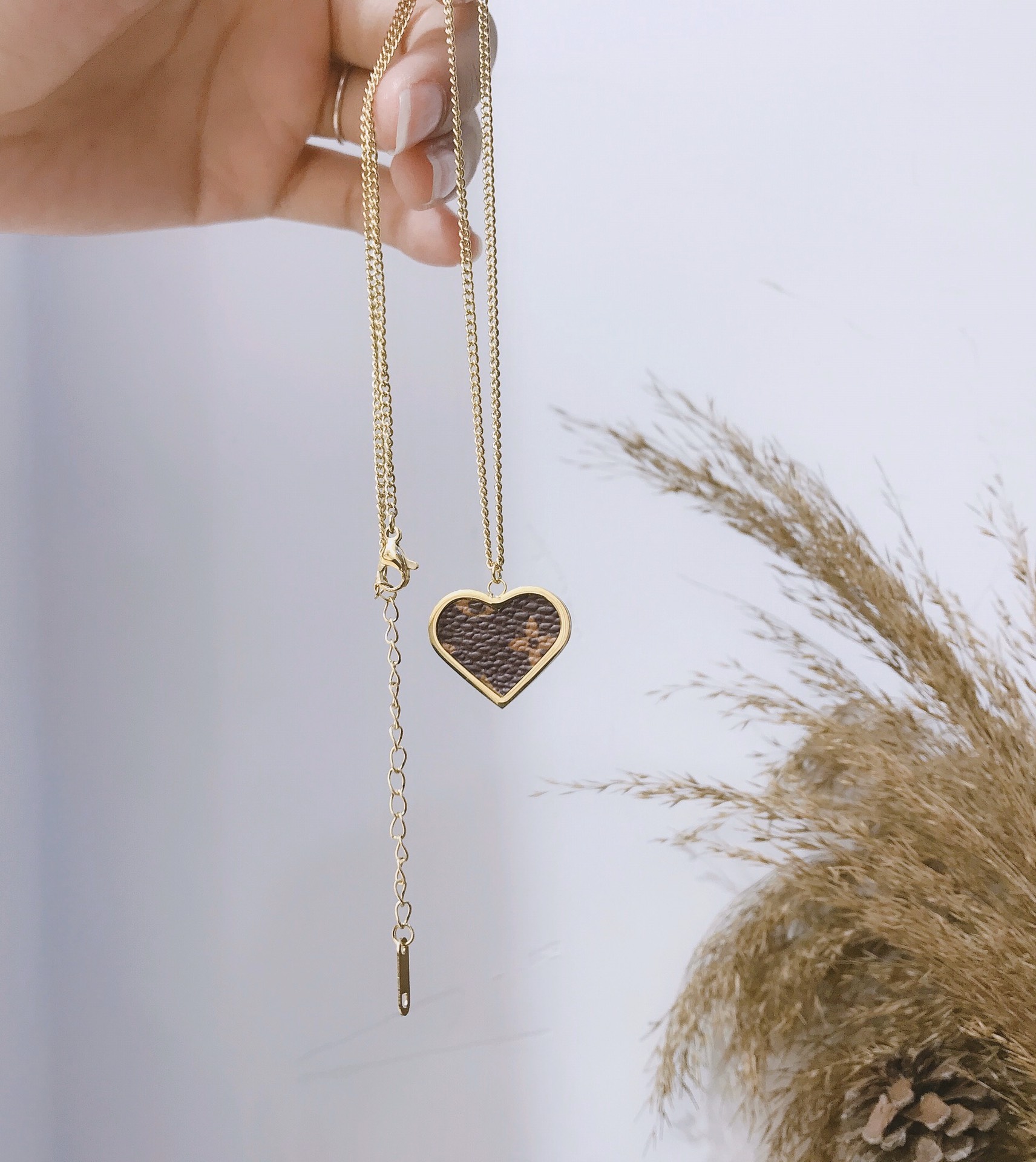 Replica LOUIS VUITTON Necklace