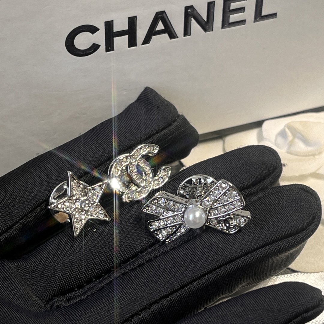 Replica CHANEL Brooch