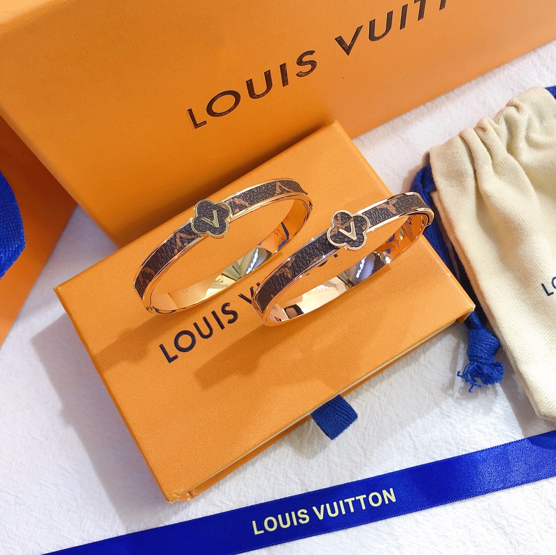 Replica LOUIS VUITTON Bangle