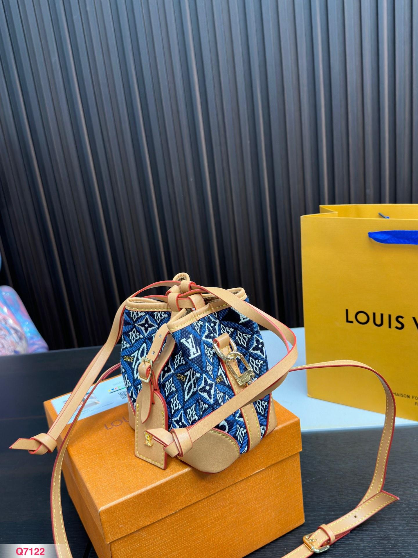 Replica Louis Vuitton Bag 13*14CM