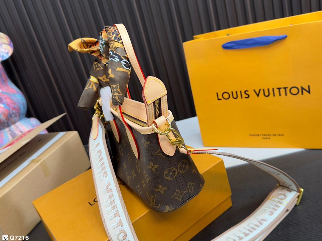 Replica Louis Vuitton Bag 19*13CM