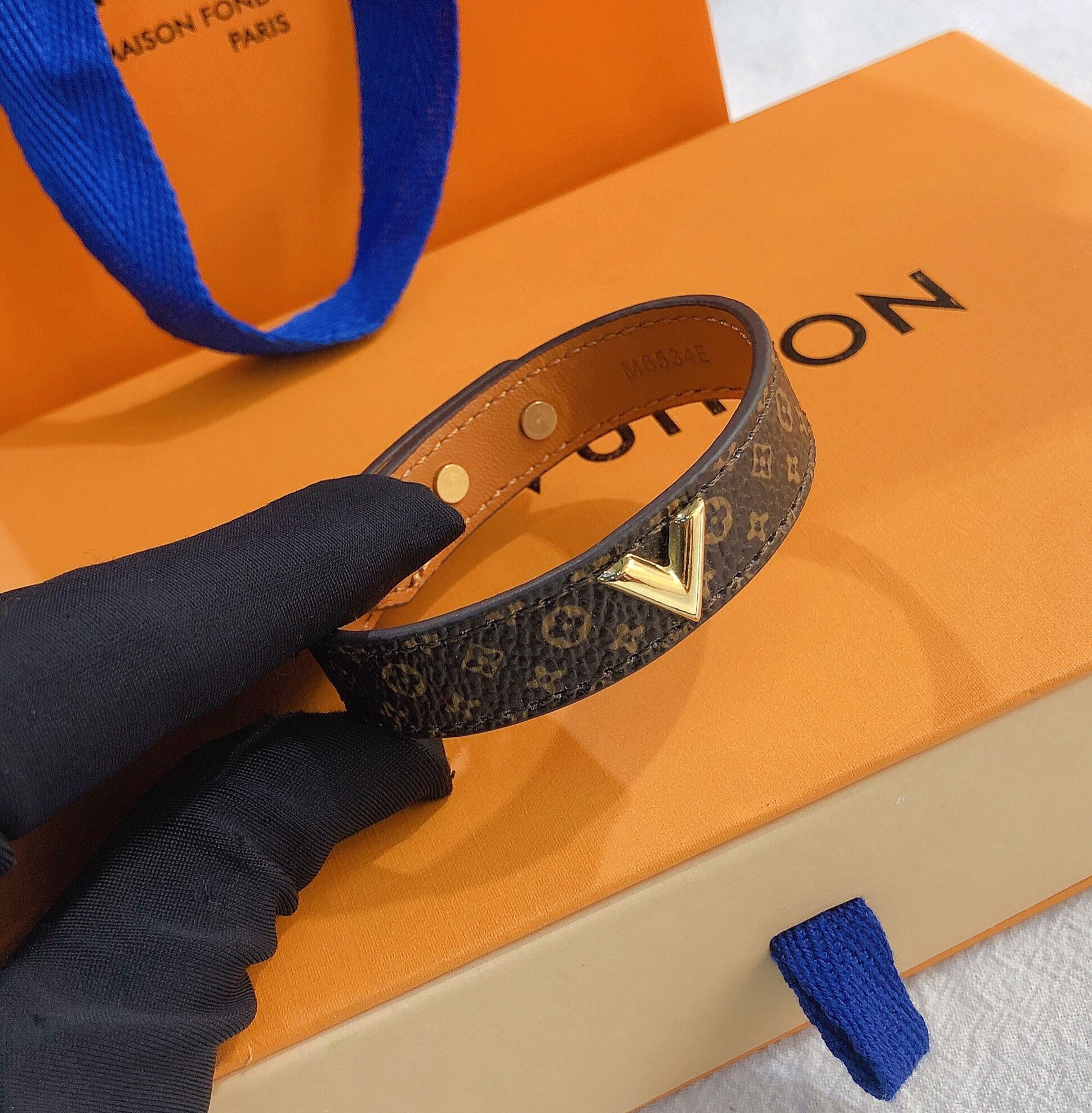 Replica LOUIS VUITTON Bangle