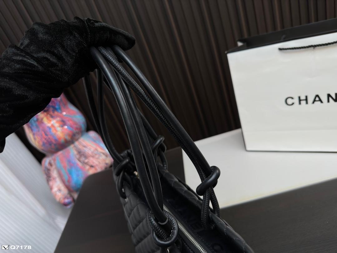 Replica Chanel Bag 28*24CM