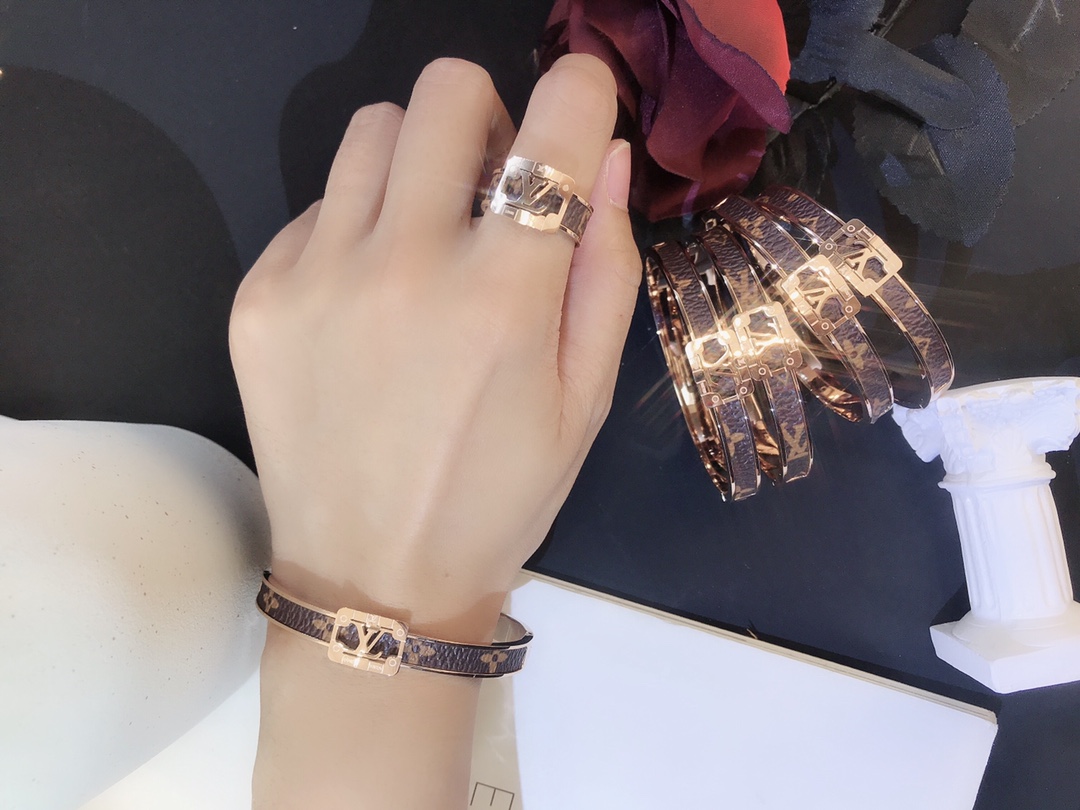 Replica LOUIS VUITTON Bangle
