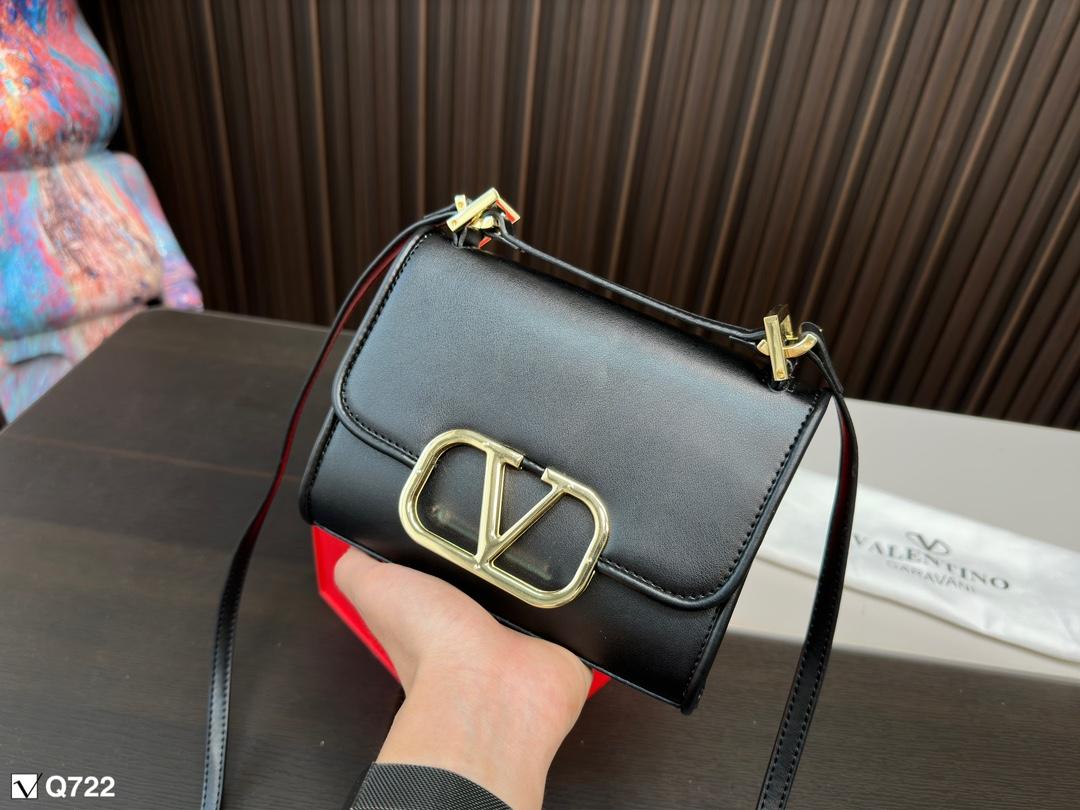 Replica Valentino Bag 18*15CM
