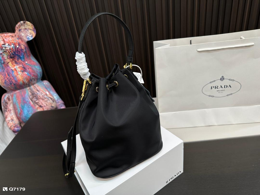 Replica Prada Bag 18*22CM