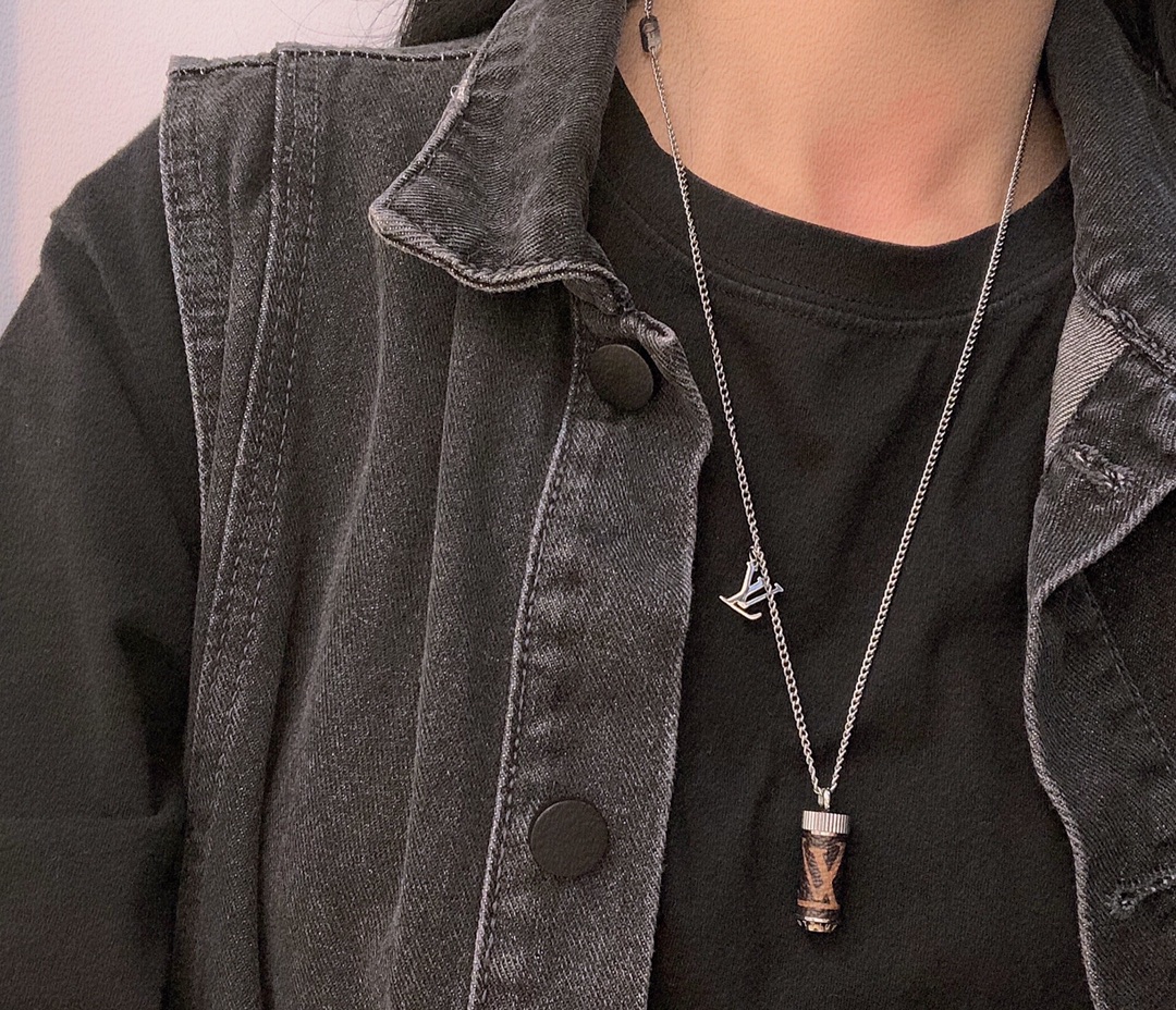 Replica LOUIS VUITTON Necklace