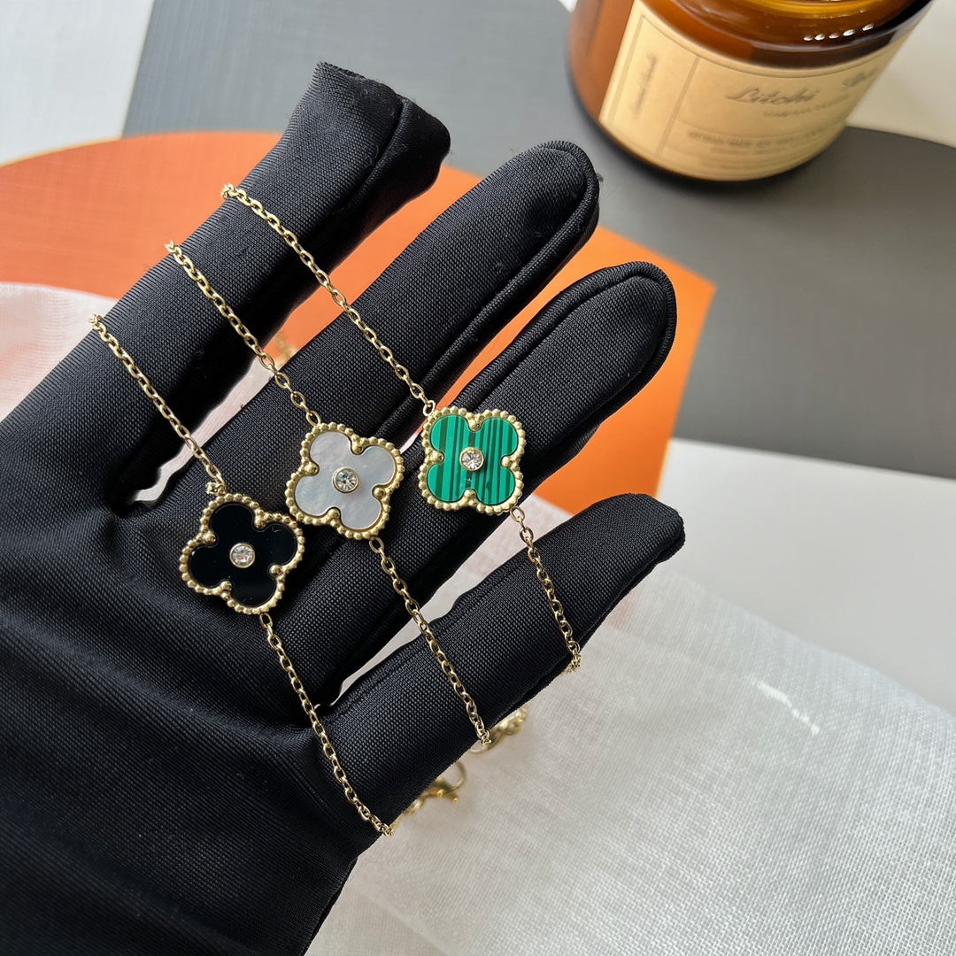 Replica VanCleef Arpels Bracelet