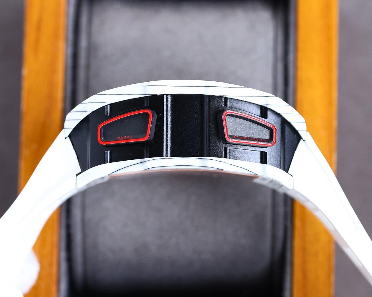 Replica Richard Mille Carbon Fiber Automatic Machine 7750 Movement Watch 42MM