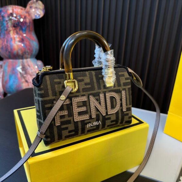 Replica Fendi Bag 17*12CM