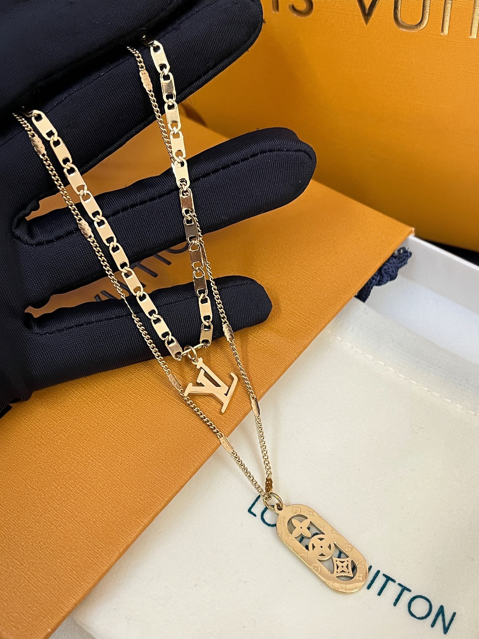Replica LOUIS VUITTON Necklace