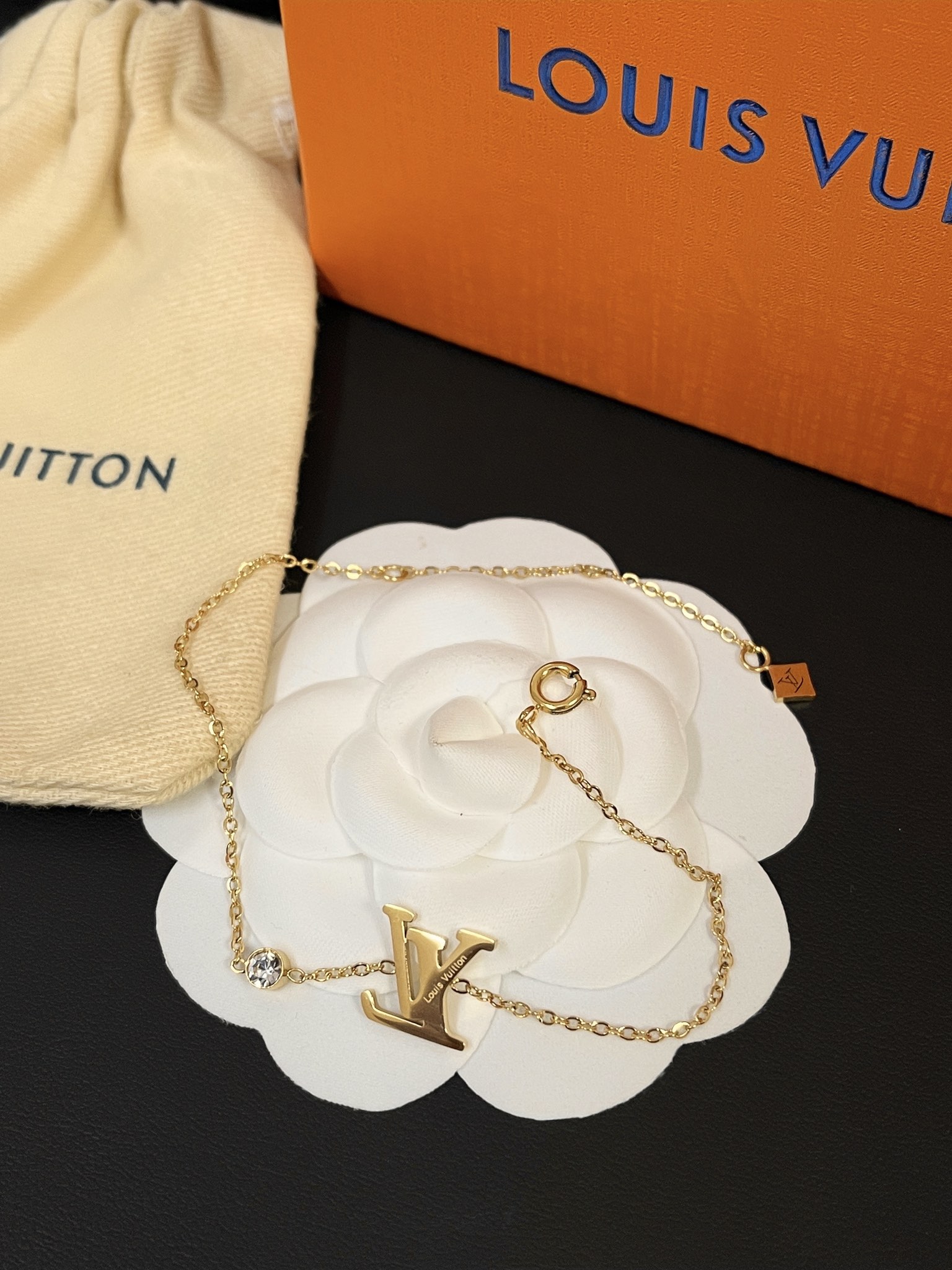 Replica LOUIS VUITTON Necklace