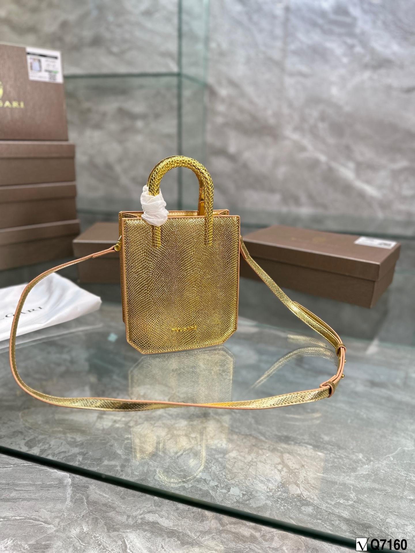 Replica BURBERRY Bag  15*20CM