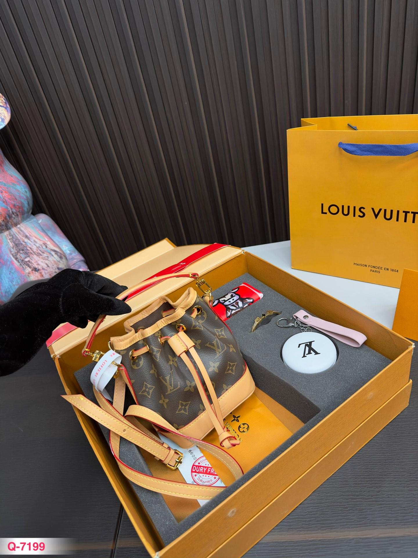 Replica Louis Vuitton Bag set 13*16CM