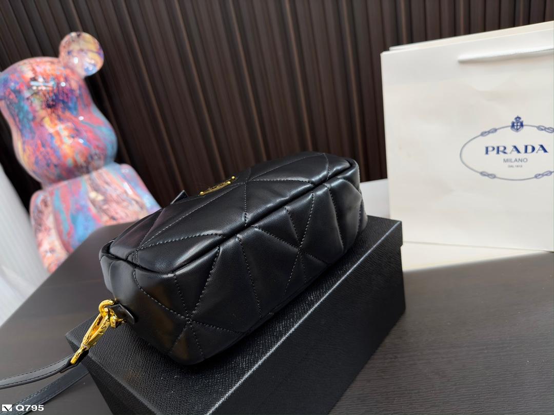 Replica Prada Bag 22*12CM