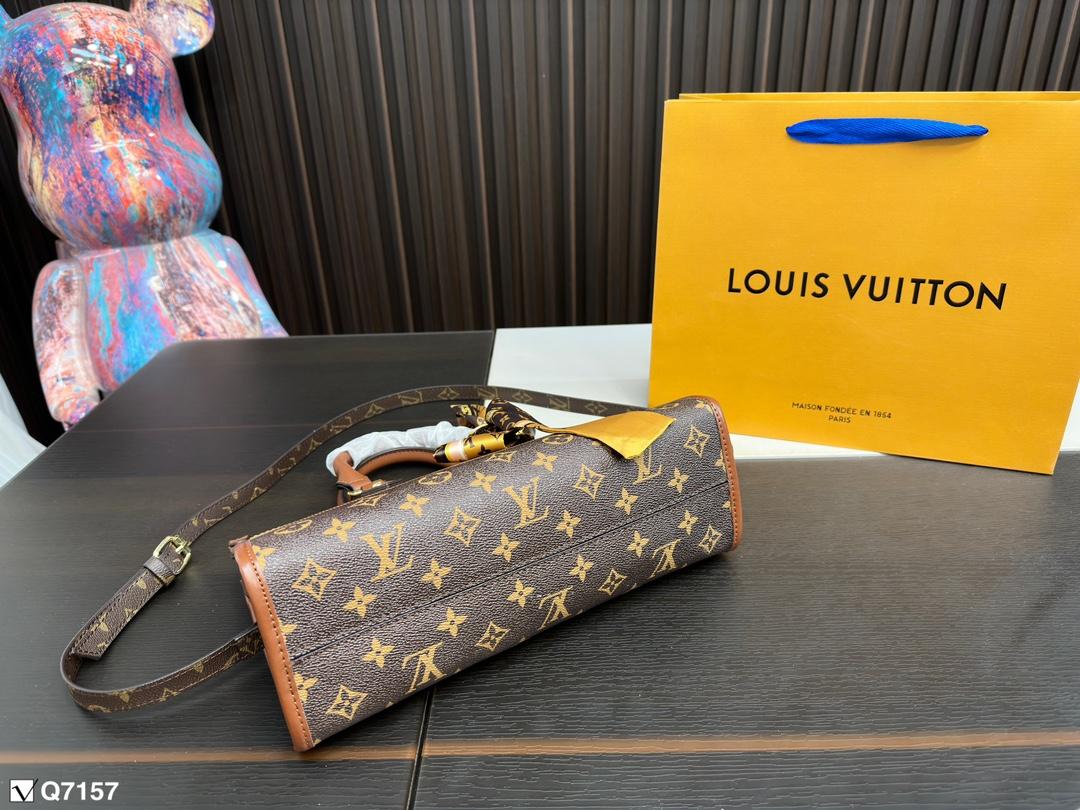 Replica Louis Vuitton Bag 15*29CM