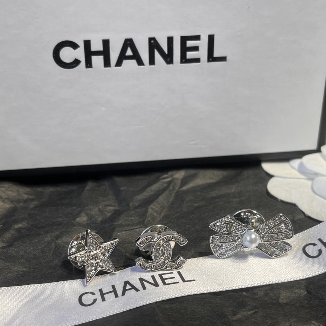 Replica CHANEL Brooch