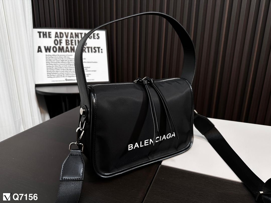 Replica Balenciaga Bag 26*18CM