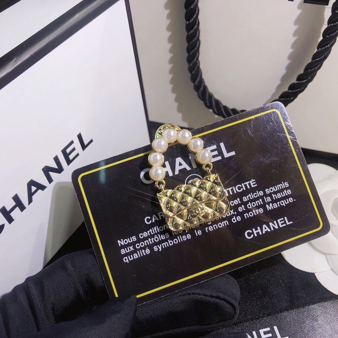 Replica CHANEL Brooch