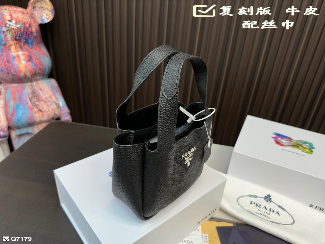 Replica Prada Bag 18*16CM