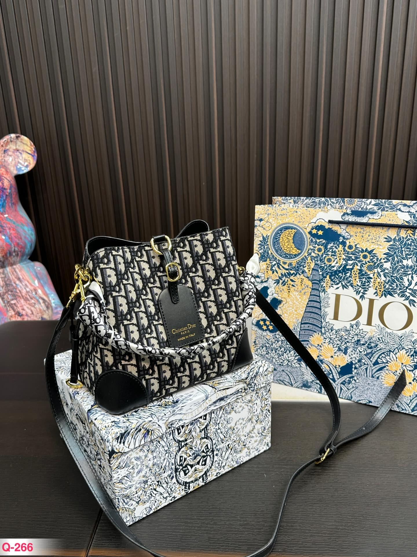 Replica Dior Bag 18*20CM