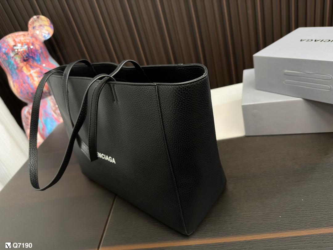 Replica Balenciaga Bag 36*28CM
