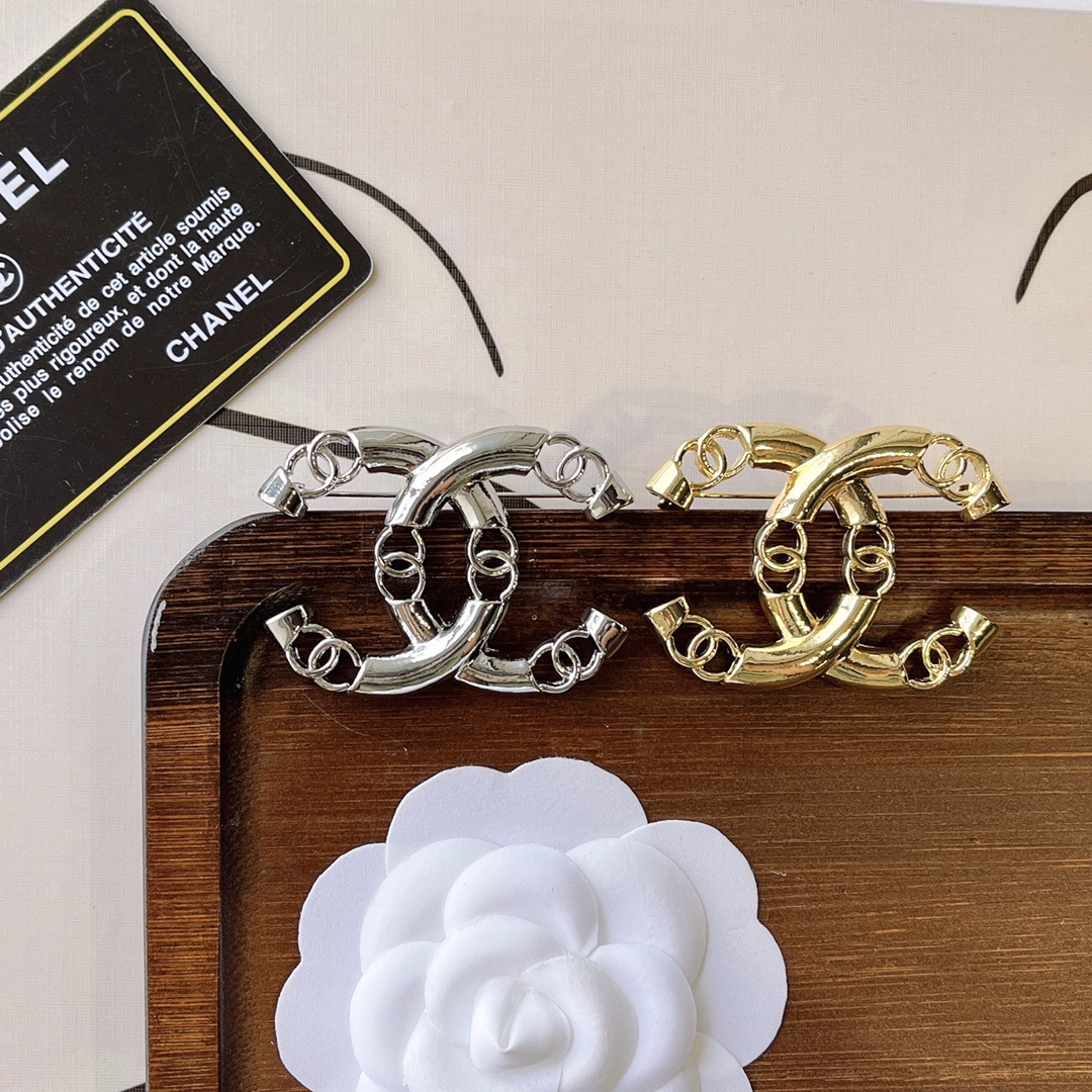 Replica CHANEL Brooch