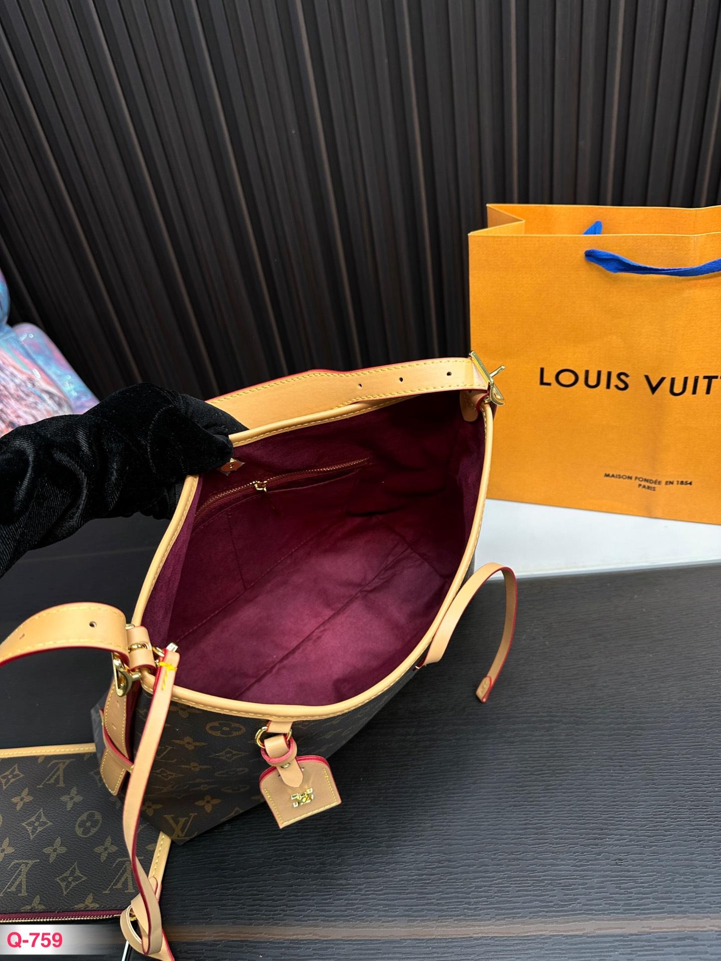 Replica Louis Vuitton Bag 30*20CM