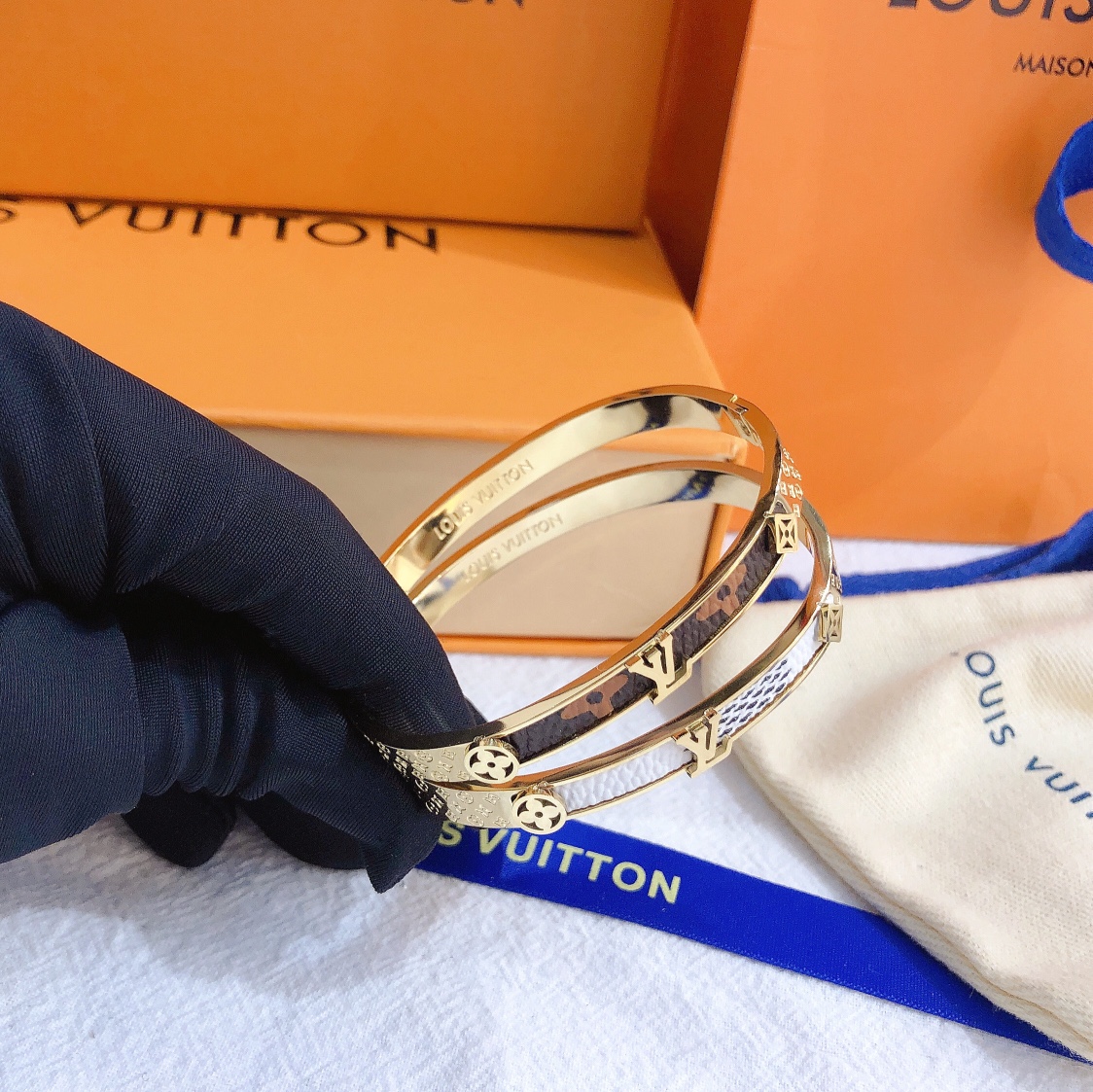 Replica LOUIS VUITTON Bangle