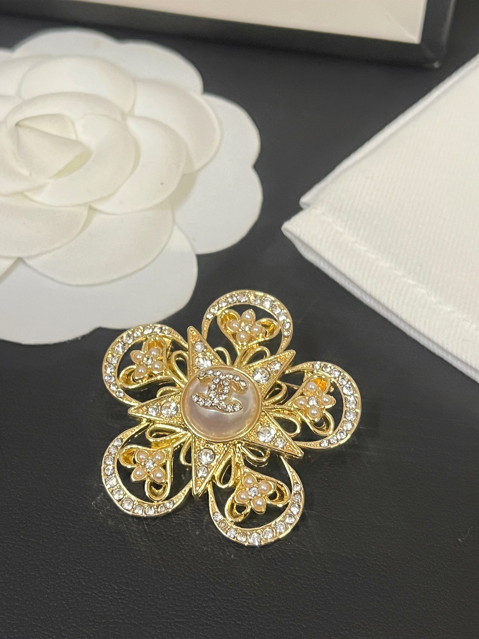 Replica CHANEL Brooch