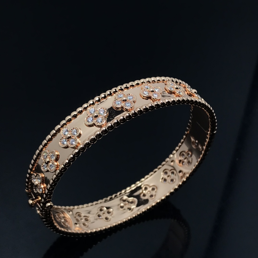 Replica VanCleef Arpels Bangle