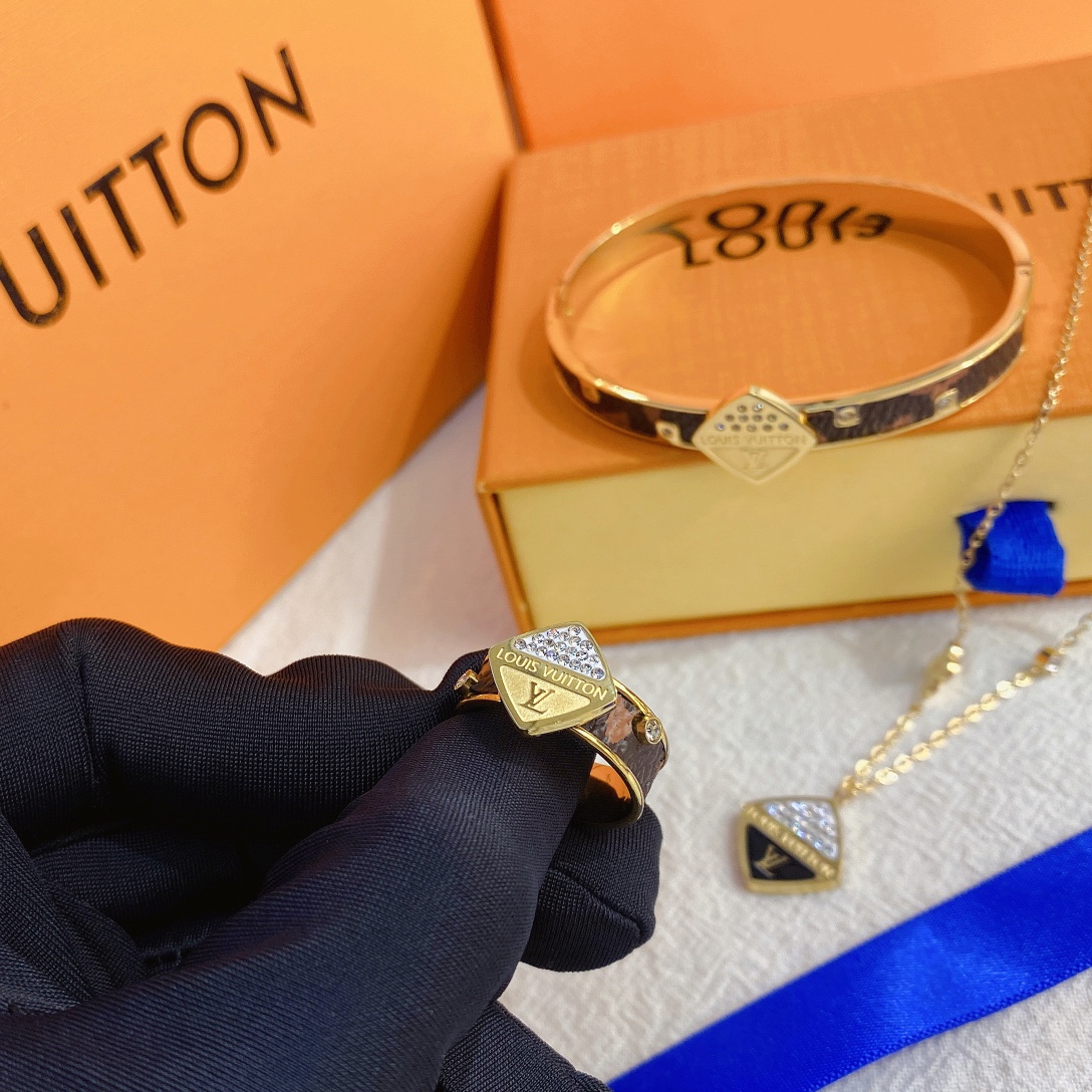 Replica LOUIS VUITTON Ring