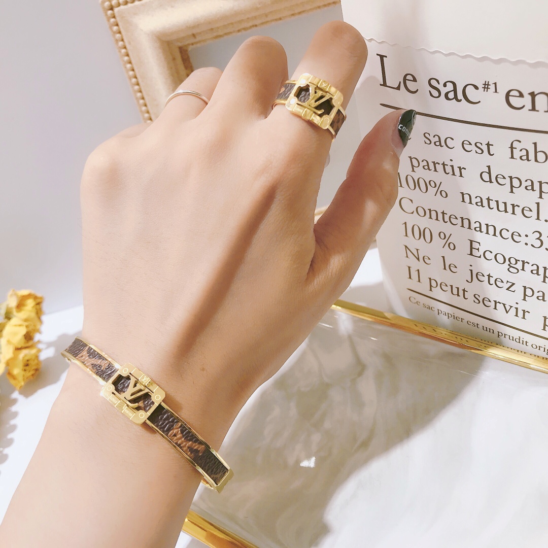 Replica LOUIS VUITTON Bangle