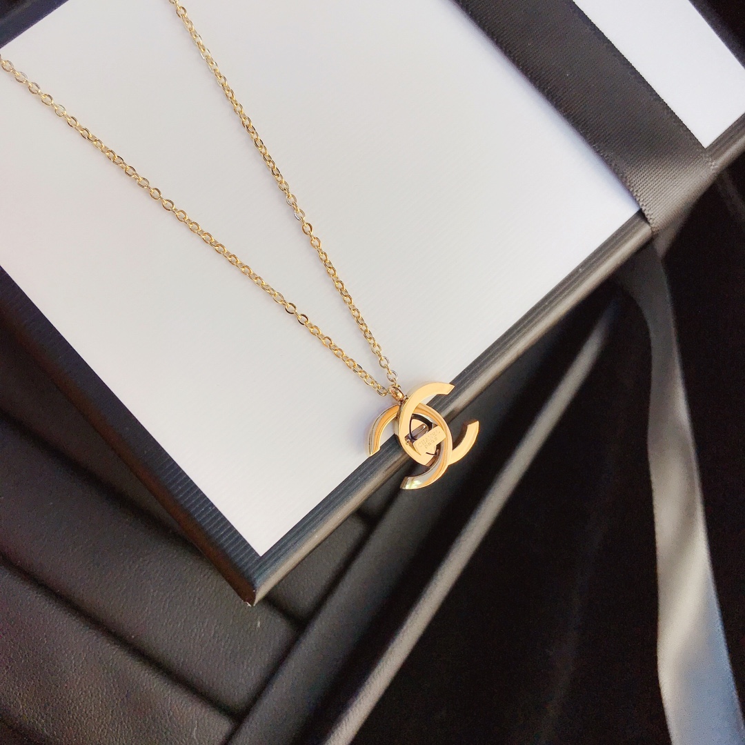 Replica CHANEL Necklace