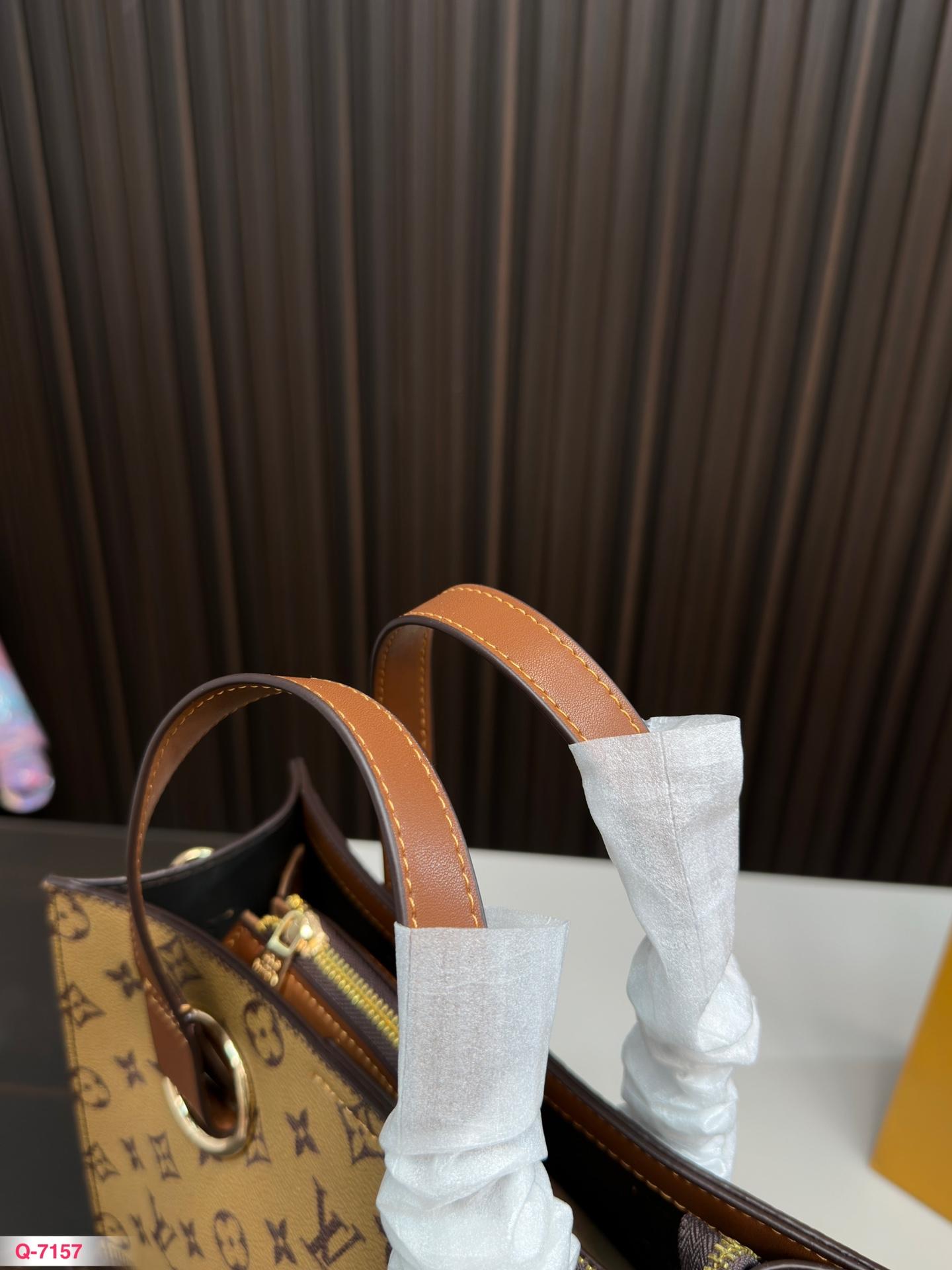 Replica Louis Vuitton Bag 30*26CM