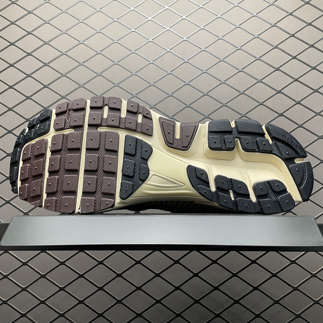 Replica Nike Shoe Nike Zoom Vomero 5 FZ5051-121 Size 35.5-46