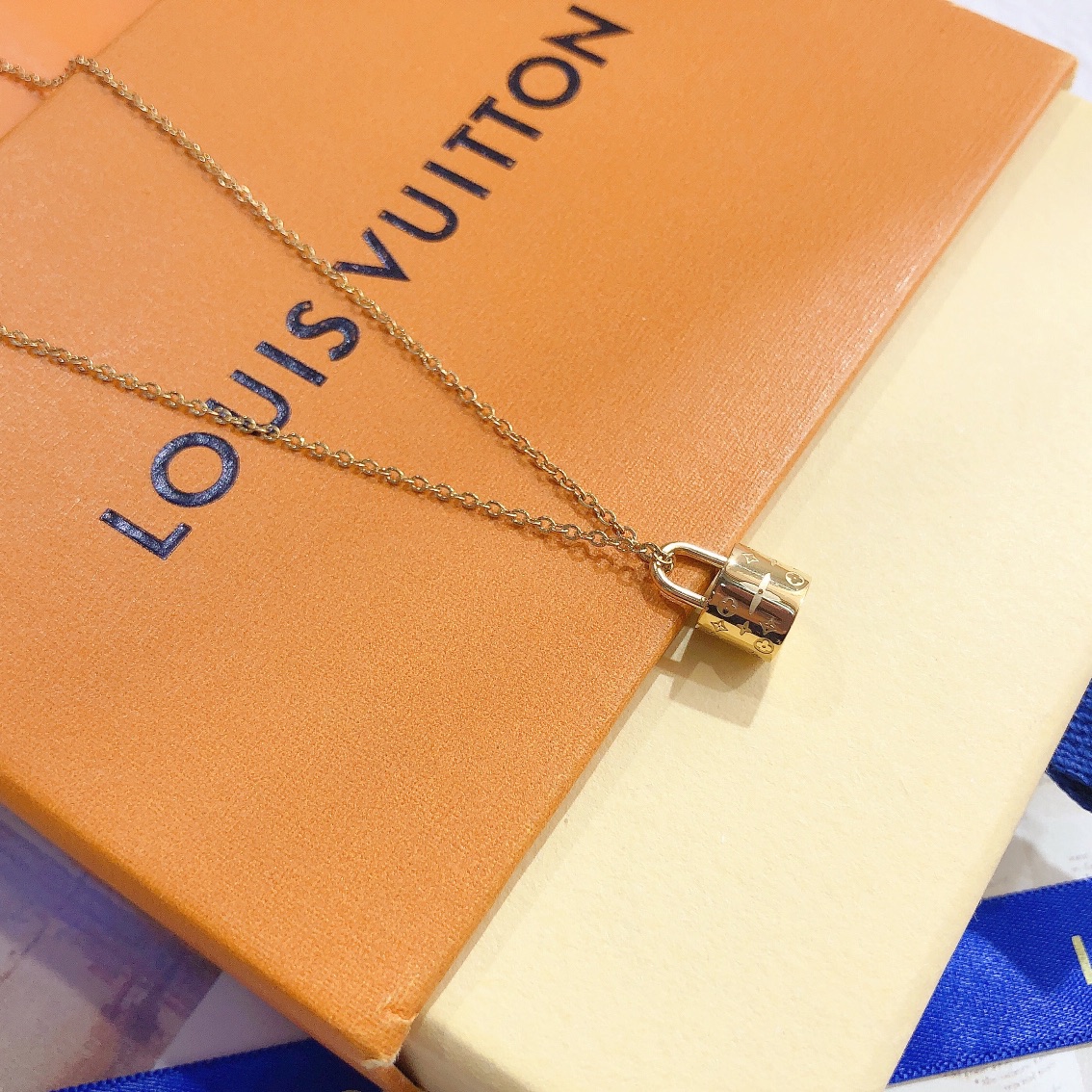 Replica LOUIS VUITTON Necklace