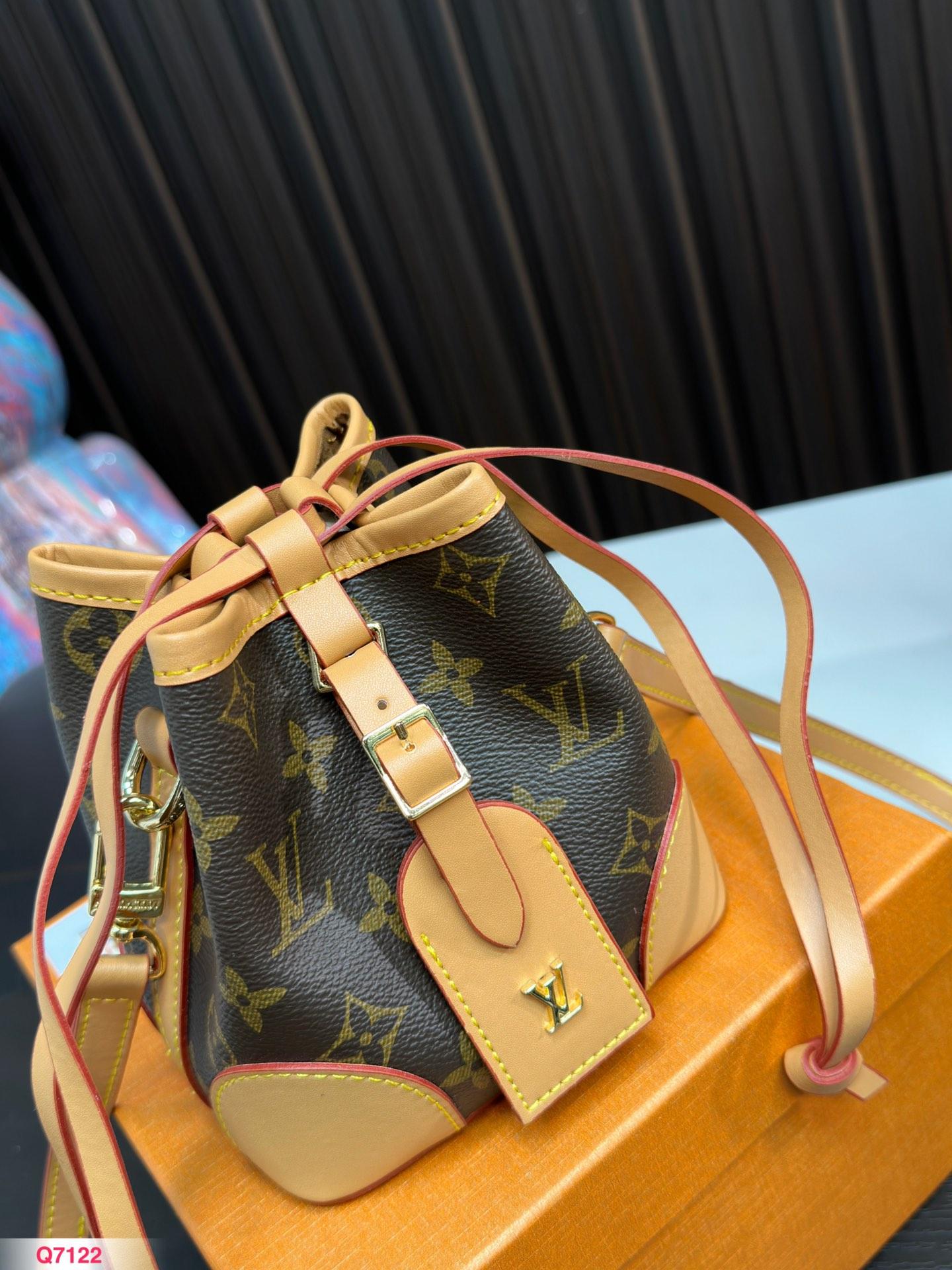 Replica Louis Vuitton Bag 13*14CM