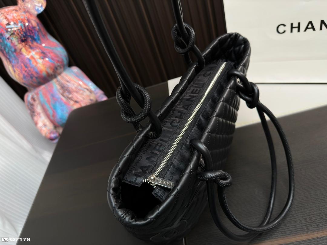 Replica Chanel Bag 28*24CM