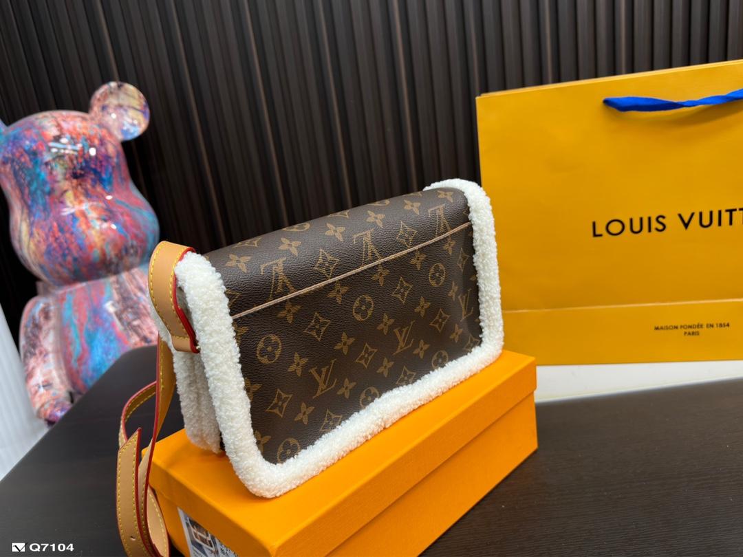 Replica Louis Vuitton Bag 26*15CM