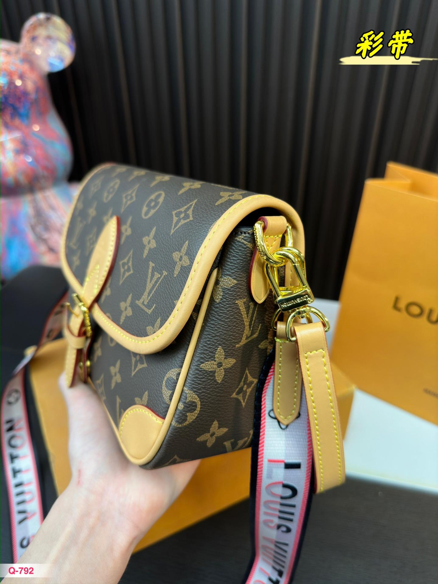 Replica Louis Vuitton Bag 14*24CM